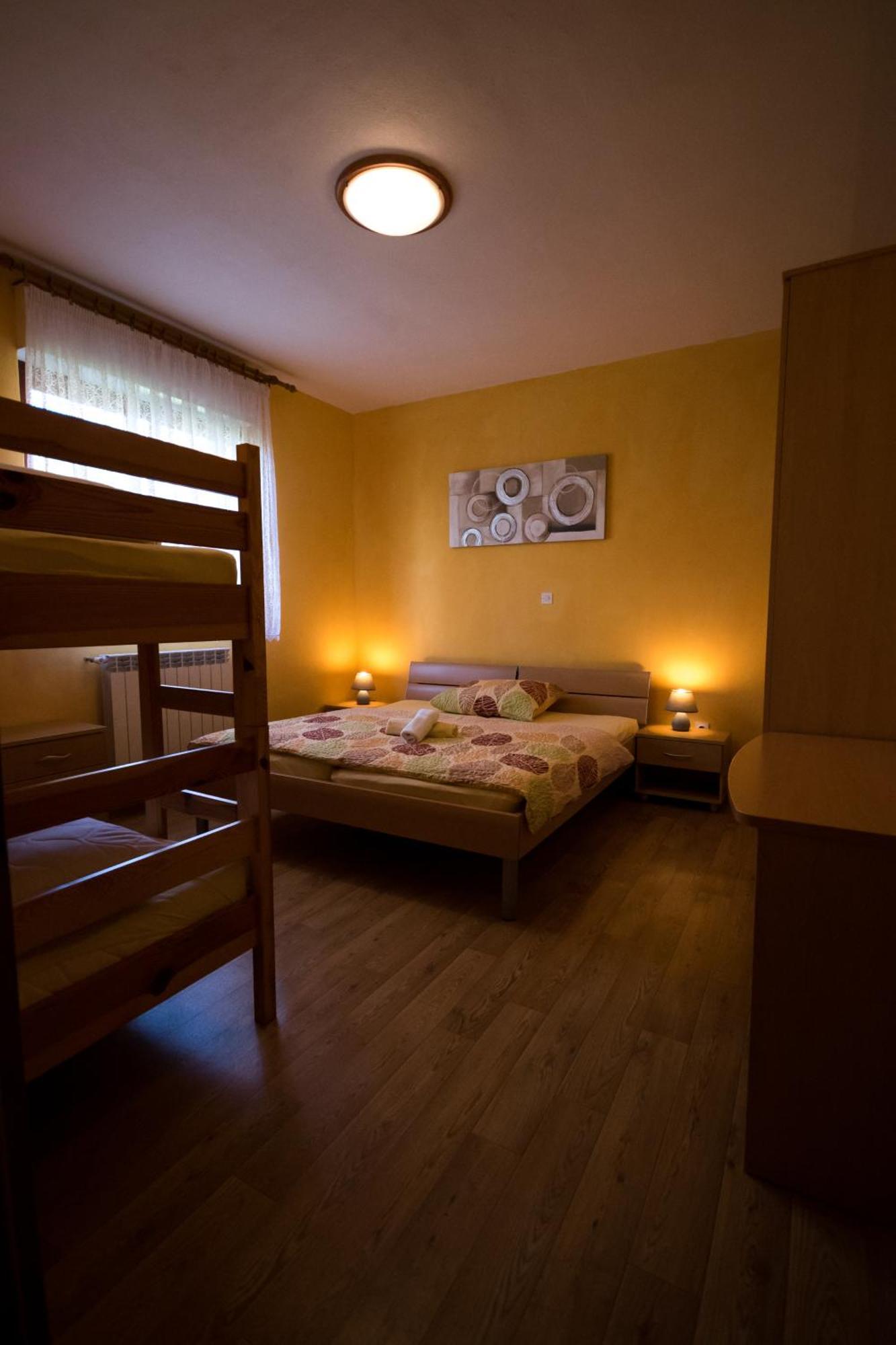 Apartment And Room Natasa Kobarid Exterior foto